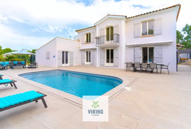 Bastide 7 pièces avec studio indépendant .