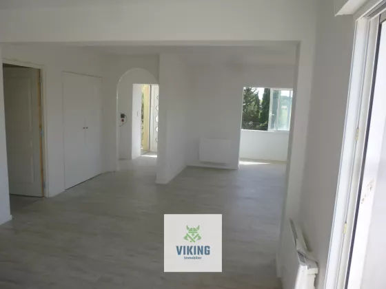 Villa spacieuse , proche centre ville