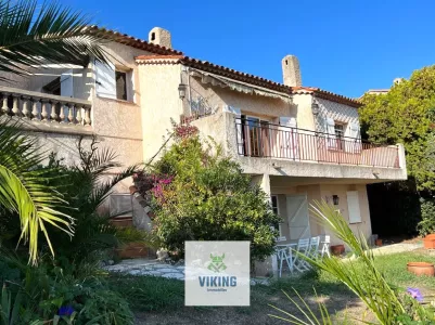 Villa sur les Hauteurs de Golfe-Juan avec une vue mer panoramique