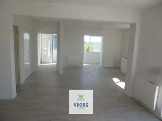 Villa spacieuse , proche centre ville